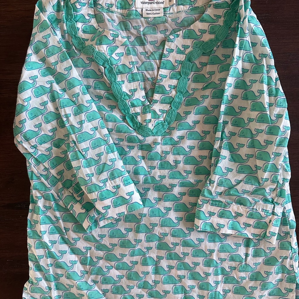 Vineyard Vines Whale Print Top - Green and White